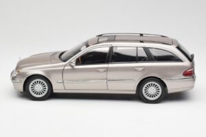 Mercedes E320 CDI W210 Break Cubanite Argent Kyosho 1:18 B66962188 Métal — image 4 sur 8