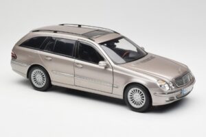 Mercedes E320 CDI W210 Break Cubanite Argent Kyosho 1:18 B66962188 Métal — image 6 sur 8