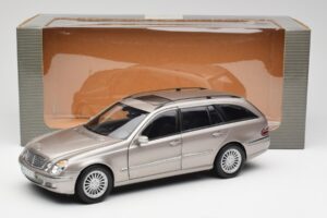 Mercedes E320 CDI W210 Break Cubanite Argent Kyosho 1:18 B66962188 Métal — image 8 sur 8