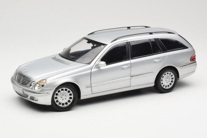 Mercedes E320 T-Modell S210 Elegance Argent Kyosho 1:18 B66962166 Métal
