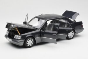 Mercedes E320 W124 Nautik Bleu Métallique Dealer Edition AUTOart 1:18 B66040508 Métal — image 2 sur 8