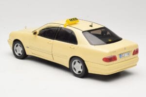 Mercedes E320 W210 Taxi Sun Star 1:18 1160 Métal — image 7 sur 8