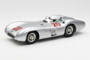 Mercedes W196 Streamliner #20 K. Kling French GP 1954 CMC 1:18 M-128B Métal