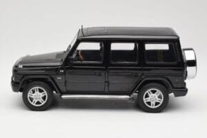 Mercedes G-Class G 500 W463 Smaragd Black Metallic AUTOart 1:18 76101 Métal — image 4 sur 8