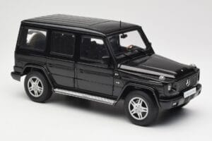 Mercedes G-Class G 500 W463 Smaragd Black Metallic AUTOart 1:18 76101 Métal — image 6 sur 8