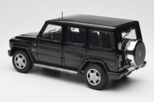 Mercedes G-Class G 500 W463 Smaragd Black Metallic AUTOart 1:18 76101 Métal — image 7 sur 8