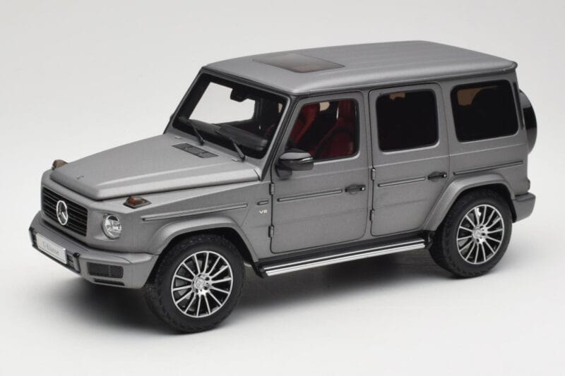 Mercedes G-Class G500 W463A Designo Platinum Magno Minichamps 1:18 B66960811 Métal