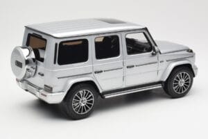 Mercedes G-Class G 500 W463A Iridium Silver Metallic Minichamps 1:18 113037112 Métal — image 3 sur 8