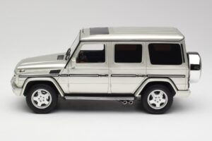 Mercedes G-Class G55 AMG W463 Iridium Argent Otto 1:18 OT1126 Résine — image 3 sur 6