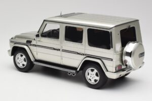 Mercedes G-Class G55 AMG W463 Iridium Argent Otto 1:18 OT1126 Résine — image 5 sur 6