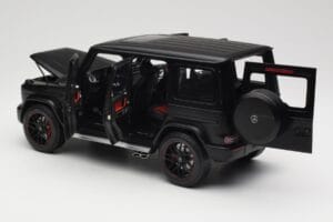 Mercedes G-Class G63 AMG W463A Matt Black Minichamps 1:18 110037064 Métal — image 5 sur 8