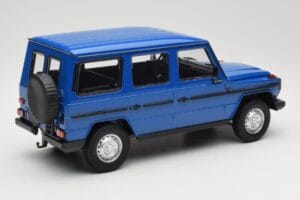 Mercedes G-Class W460 LWB Bleu Foncé Minichamps 1:18 155038100 Métal — image 2 sur 6