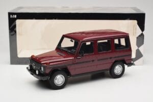 Mercedes G-Class W460 LWB Rouge Foncé Minichamps 1:18 155038102 Métal — image 6 sur 6