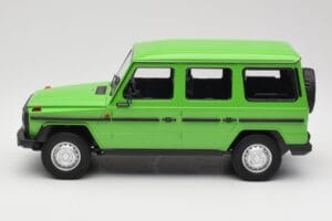 Mercedes G-Class W460 LWB Vert Minichamps 1:18 155038101 Métal — image 3 sur 6