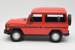 Mercedes G-Class W460 SWB Rouge Minichamps 1:18 155038002 Métal — image 3 sur 6
