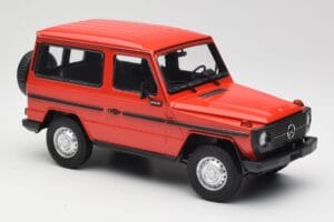 Mercedes G-Class W460 SWB Rouge Minichamps 1:18 155038002 Métal — image 4 sur 6