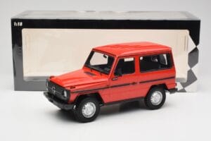 Mercedes G-Class W460 SWB Rouge Minichamps 1:18 155038002 Métal — image 6 sur 6