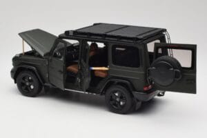 Mercedes G-Class W465 Olive Norev 1:18 B66960662 Métal — image 5 sur 8