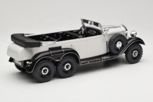 Mercedes G4 W31 Blanc MCG 1:18 MCG18208 Métal — image 2 sur 6
