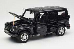 Mercedes G500 W463 Noir AUTOart 1:18 76216 Métal — image 2 sur 8