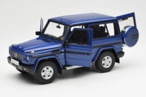 Mercedes G500 W463 SWB Bleu AUTOart 1:18 76114 Métal — image 2 sur 8