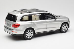 Mercedes GL-Class X166 Iridium Argent Métallisé Norev 1:18 B66960097 Métal — image 3 sur 8