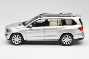 Mercedes GL-Class X166 Iridium Argent Métallisé Norev 1:18 B66960097 Métal — image 4 sur 8