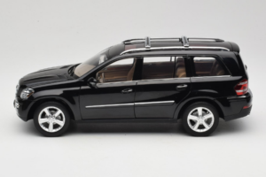 Mercedes GL X164 Obsidian Black Minichamps 1:18 B66962334 Métal — image 4 sur 8