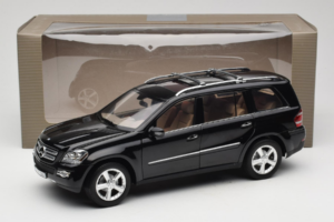 Mercedes GL X164 Obsidian Black Minichamps 1:18 B66962334 Métal — image 8 sur 8