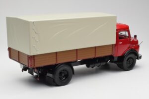 Mercedes L 911 Rouge Schuco 1:18 450016400 Métal — image 3 sur 8