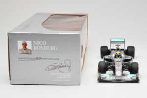 Mercedes MGP W02 #8 N. Rosberg Mercedes GP Showcar 2011 Minichamps 1:18 110110078 Métal — image 6 sur 7