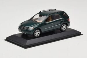 Mercedes ML 500 W164 Vert Foncé Minichamps 1:43 400034500 Métal — image 2 sur 4