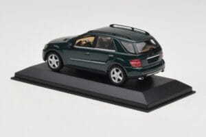 Mercedes ML 500 W164 Vert Foncé Minichamps 1:43 400034500 Métal — image 3 sur 4
