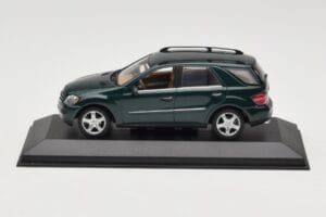 Mercedes ML 500 W164 Vert Foncé Minichamps 1:43 400034500 Métal