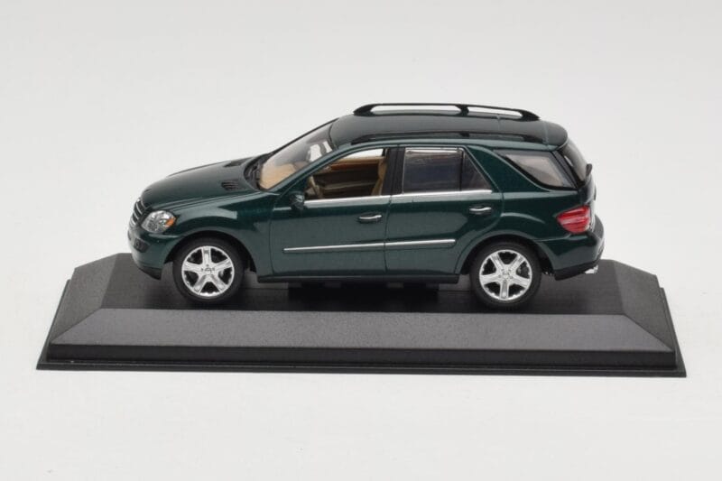 Mercedes ML 500 W164 Vert Foncé Minichamps 1:43 400034500 Métal