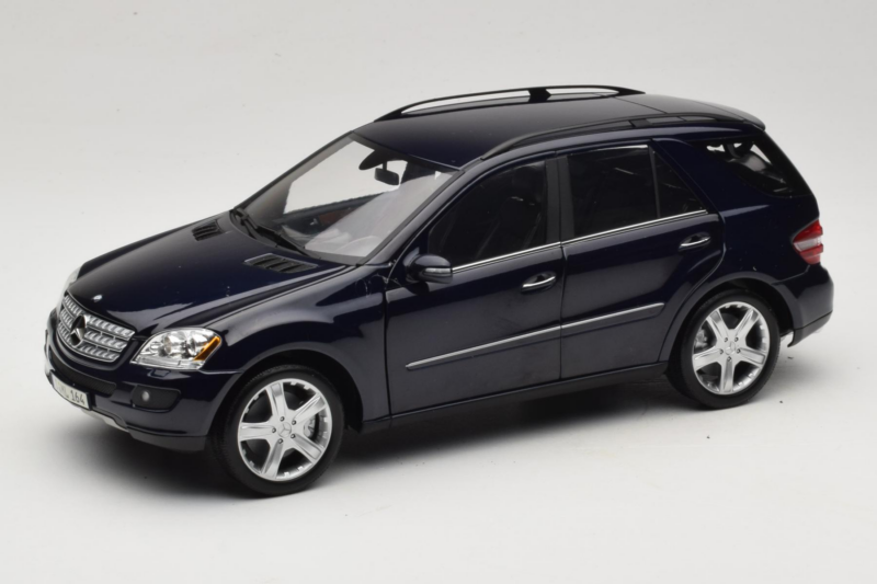 Mercedes ML W164 Tanzanite Blue Édition Concessionnaire Minichamps 1:18 B66962322 Métal