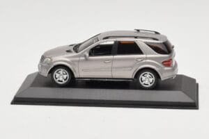 Mercedes ML63 AMG W164 Gris Métallique Minichamps 1:43 400034570 Métal