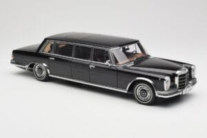 Mercedes 600 Pullman W100 Noir AUTOart 1:18 76197 Métal — image 6 sur 8