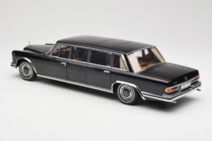 Mercedes 600 Pullman W100 Noir AUTOart 1:18 76197 Métal — image 7 sur 8