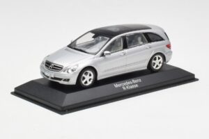 Mercedes R-Class W251 Iridium Silver Minichamps 1:43 B66962214 Métal — image 2 sur 4