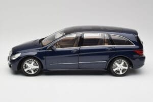 Mercedes R-Class W251 Tanzanite Bleu Minichamps 1:18 150034600 Métal — image 4 sur 8