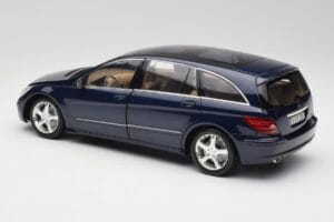 Mercedes R-Class W251 Tanzanite Bleu Minichamps 1:18 150034600 Métal — image 7 sur 8
