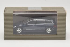 Mercedes R-Class W251 Tanzanite Blue Minichamps 1:43 B66962215 Métal — image 4 sur 4