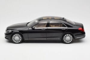 Mercedes S-Class W222 Noir Metallic Norev 1:18 183480 Métal — image 4 sur 8
