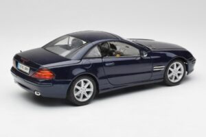 Mercedes SL 500 R230 Bleu Maisto 1:18 B66962126 Métal — image 3 sur 8