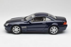 Mercedes SL 500 R230 Bleu Maisto 1:18 B66962126 Métal — image 4 sur 8