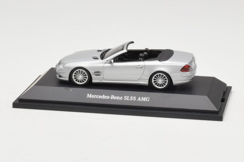 Mercedes SL 55 AMG R230 Argent Minichamps 1:43 Mercedes SL 55 AMG R230 Argent Minichamps 1:43 B66962347 Métal