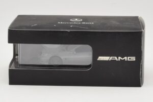 Mercedes SL 65 AMG R230 Argent Minichamps 1:43 B66960601 Métal — image 4 sur 4
