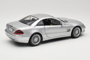 Mercedes SL55 AMG R230 Argent Maisto 1:18 36894 Métal — image 3 sur 8