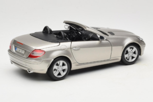 Mercedes SLK R171 Bronze Clair Métallisé Maisto 1:18 31674-R1 Métal — image 3 sur 8